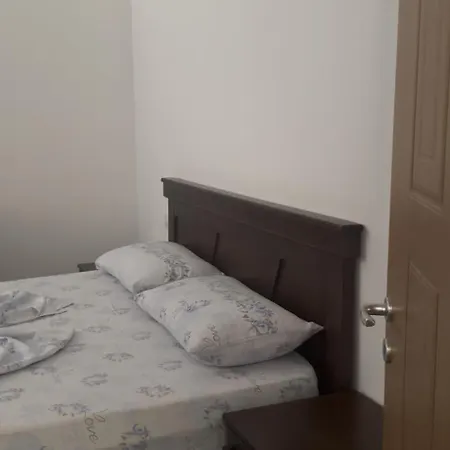 Apartment Juliana Haxhiaj *